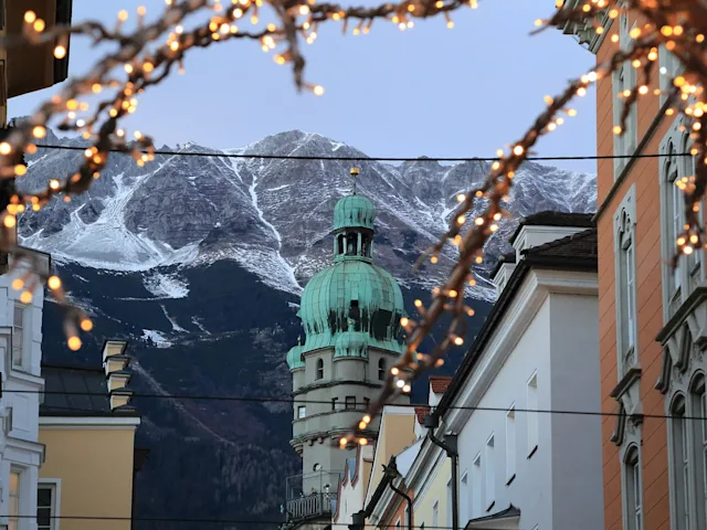 innsbruck-austira-mountains-christmas-lights-swiper-hero-gallery