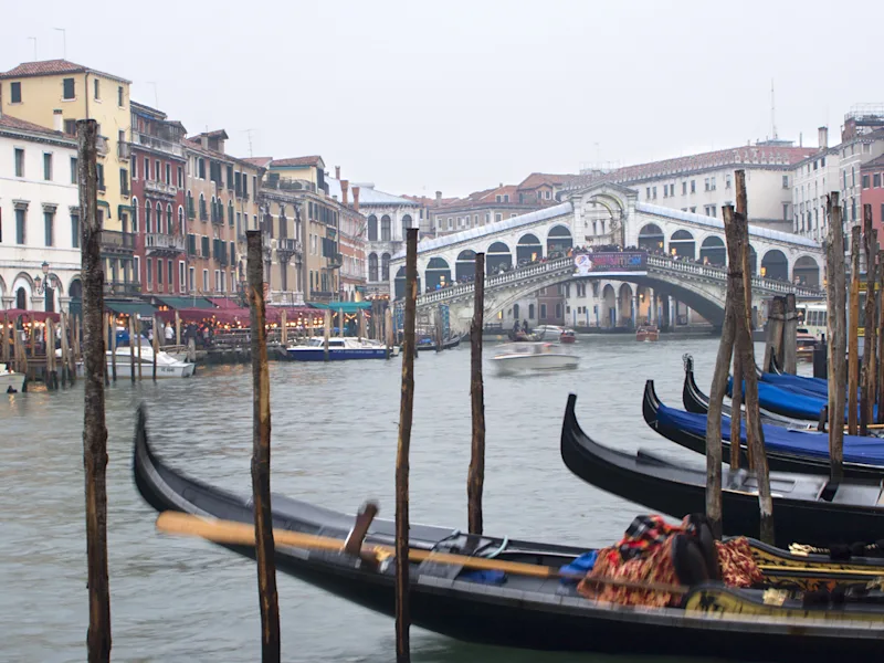 Venice-Canals-in-low-season-Italy