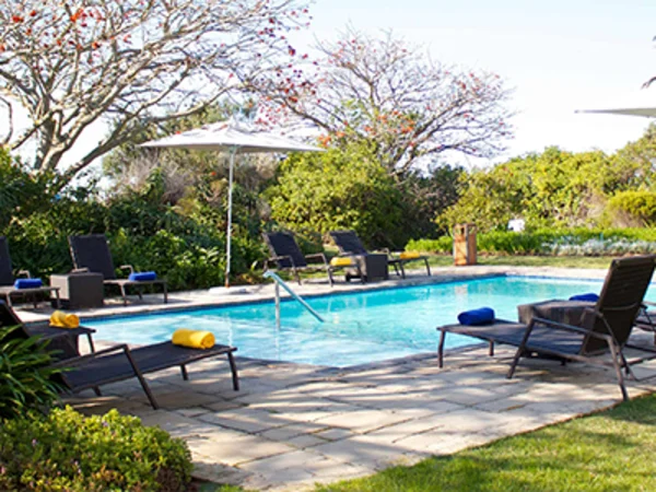 garden-route-hotel-pool-area