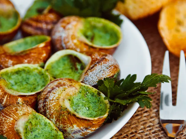 paris-dinner-snails-escargot-swiper-hero-gallery