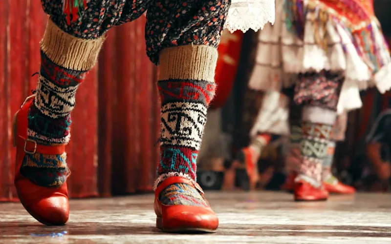 traditional-turkish-folklore-folk-dancing-turkey