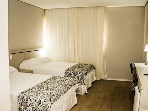 south-america-guided-tours-hotel-accommodation 0030 foz-do-iguacu-viale-tower-1