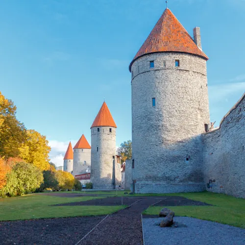 Stone-medieval-tower-in-the-old-city-walls-Tallinn-Estonia