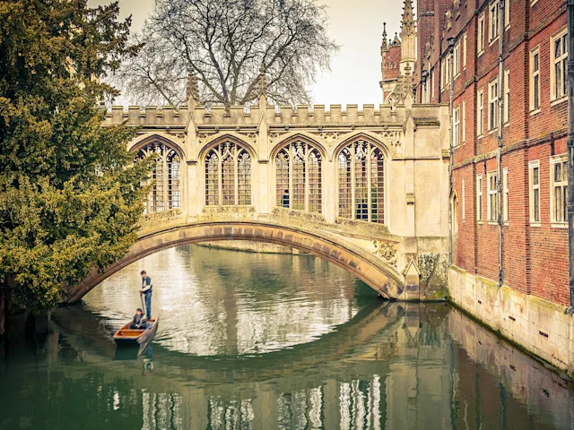 bridge-of-sigh-cambridge-uk-england-swiper-hero-gallery