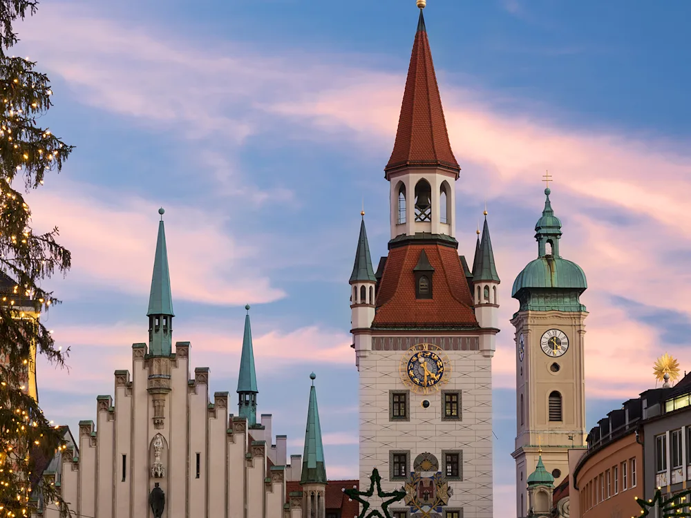 munich-marienplatz-germany-christmas-tree-old-town-view-swiper-hero-gallery