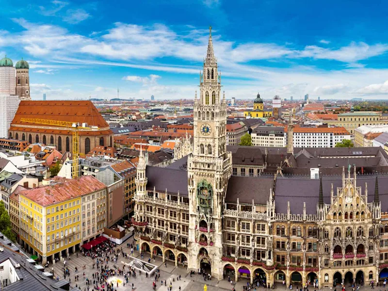 day7-marienplatz-town-hall-germany-europe-highlights