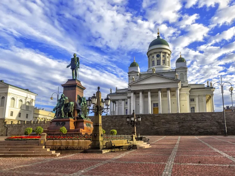 St.-Nicholas-Cathedral-monument-Alexander-II-Helsinki-Finland-guided-tour
