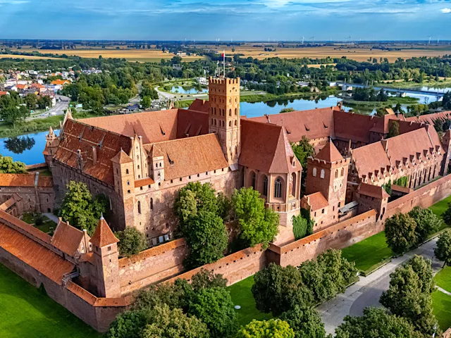 malbork-castle-poland-swiper-hero-gallery