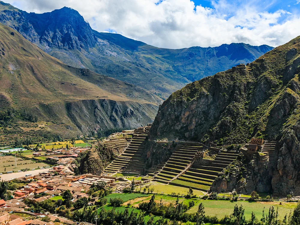 ollantaytambo-peru-inca-fortress-terraces-sacred-valley-peru-swiper-hero-gallery