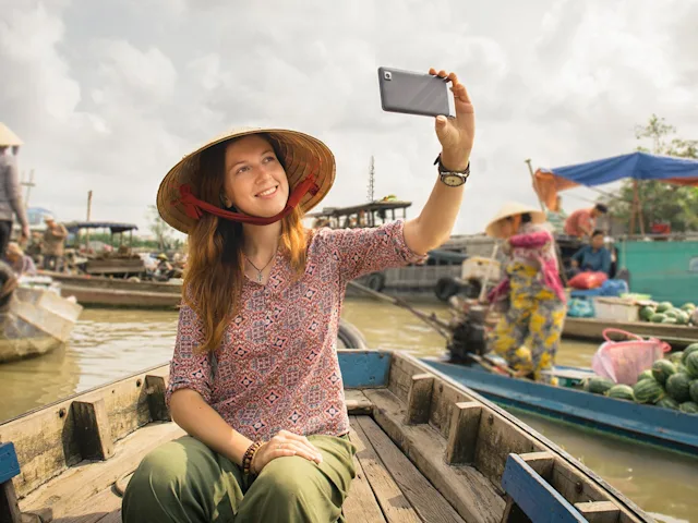 Vietnam-Cai-Rang-Floating-Market