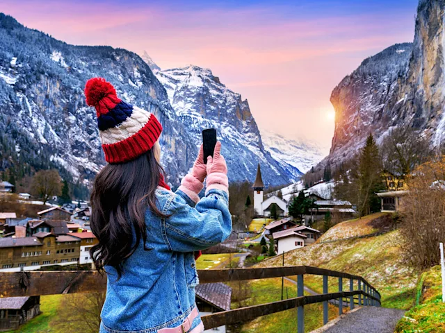 lauterbrunnen-swiss-alps-jungfrau-region-winter-swiper-hero-gallery