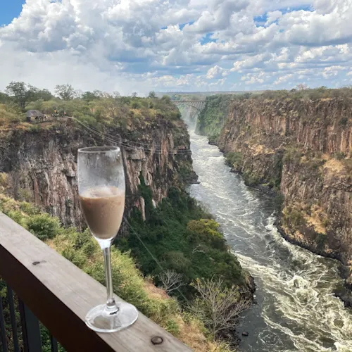 lookout-cafe-view-instagram-_expatexplore