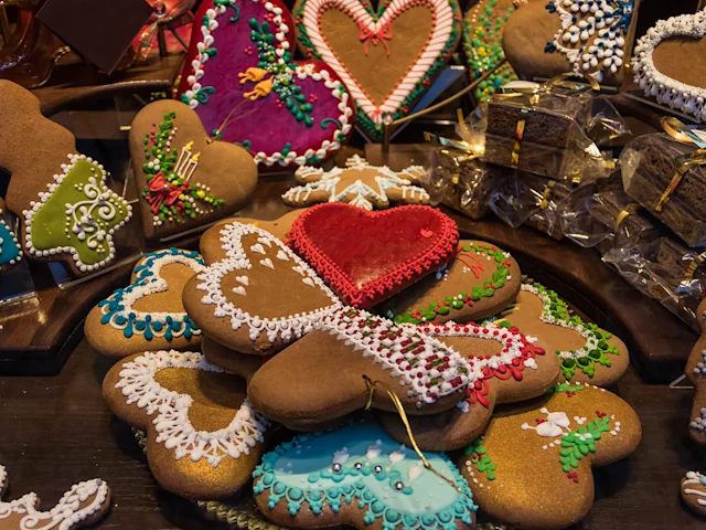 torun-poland-gingerbread-cookies-swiper-hero-gallery