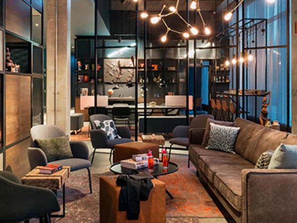 moxy-copenahgen-hotel-lobby