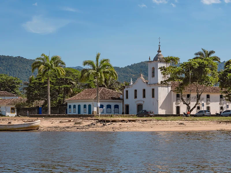 brazil-paraty-historic-centre-church-beach-palm-trees
