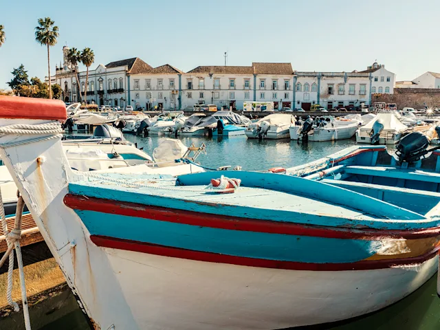 boat-old-time-faro-portugal-swiper-hero-gallery