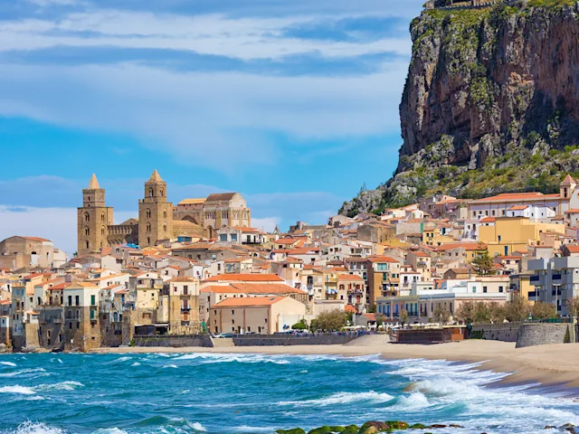 Cefalù-in-Sicily-swiper-hero-gallery