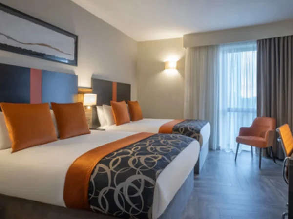 clayton-hotel-cardiff-room
