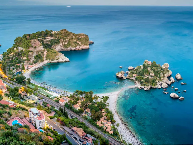 taormina-beach-and-island-italy-explorer-day-13