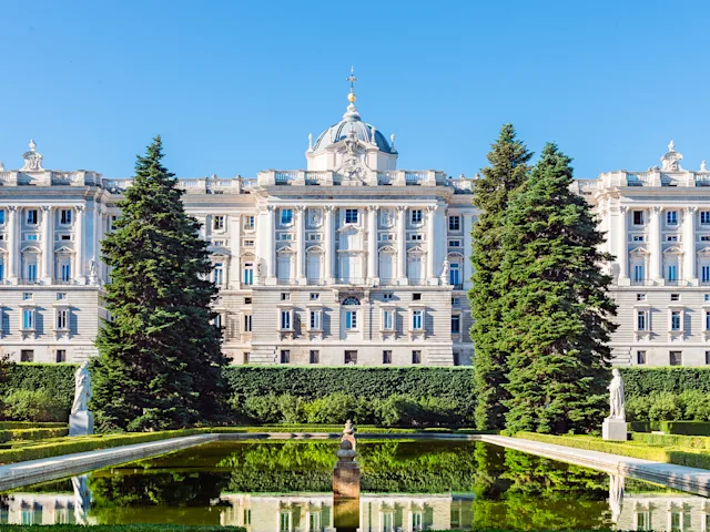 Royal-Palace-Madrid-swiper-hero-gallery