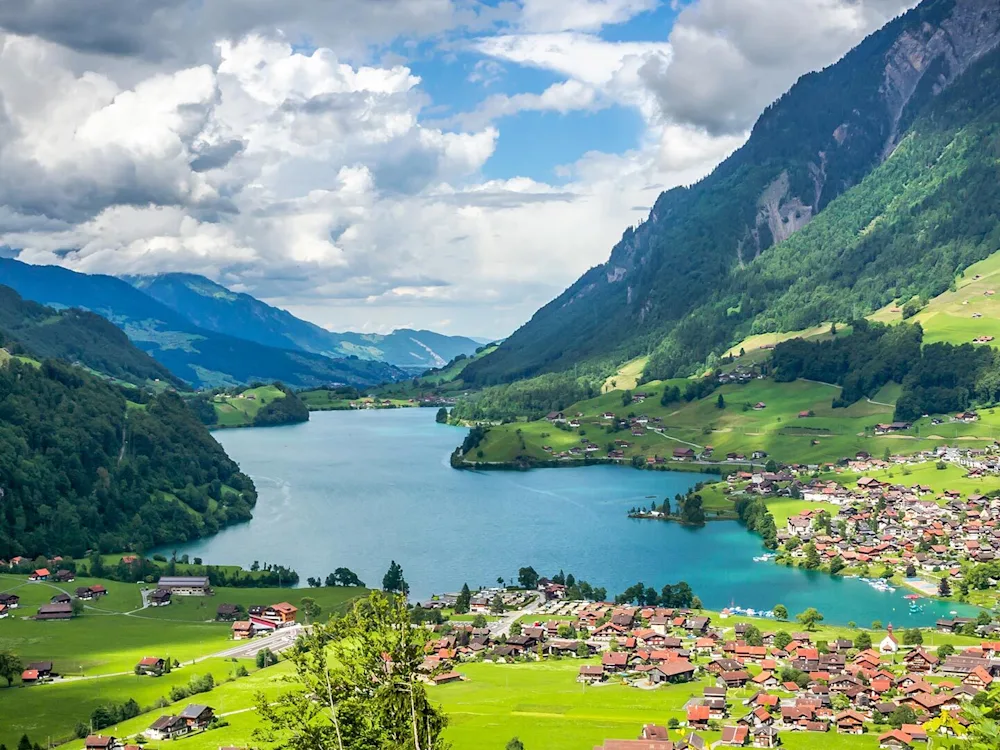 Switzerland-lake-Lungernsee