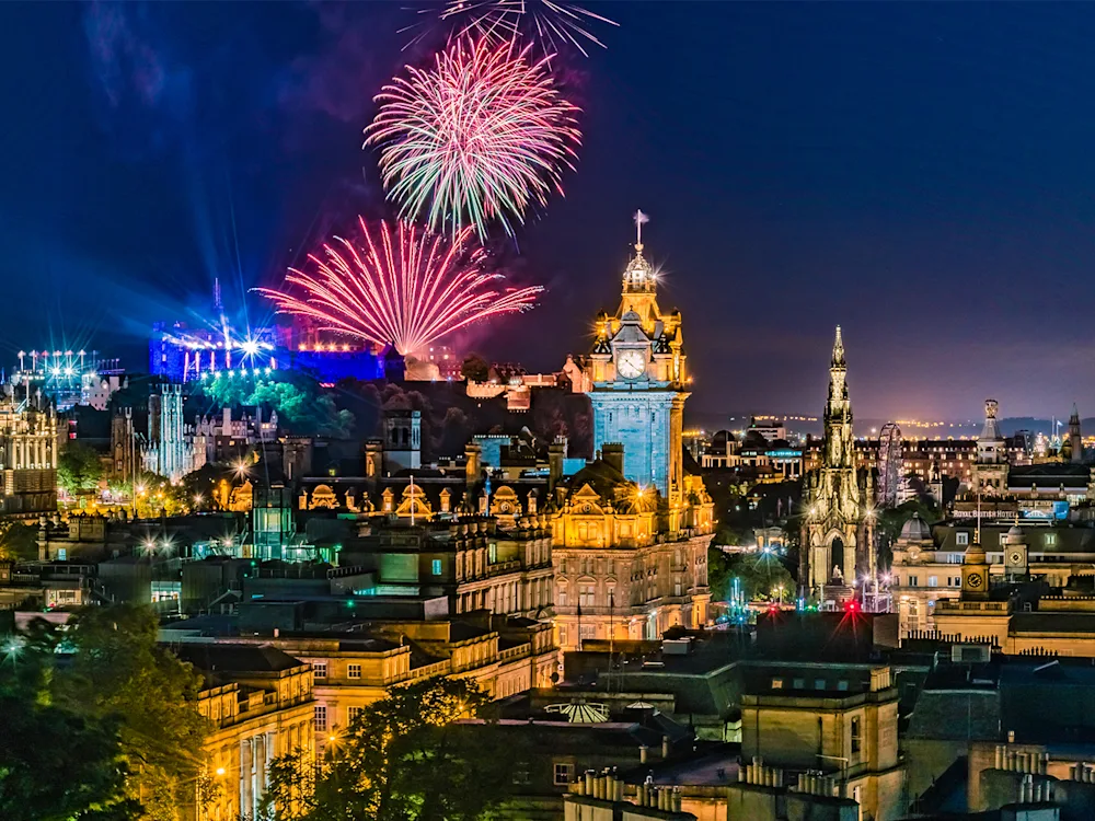hogmanay-new-year-edinburgh-scotland-swiper-hero-gallery