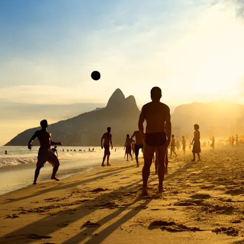 brazil-rio-de-janeiro-beach-football-brazilians-posto-nove-ipanema-beach-_expatexplore