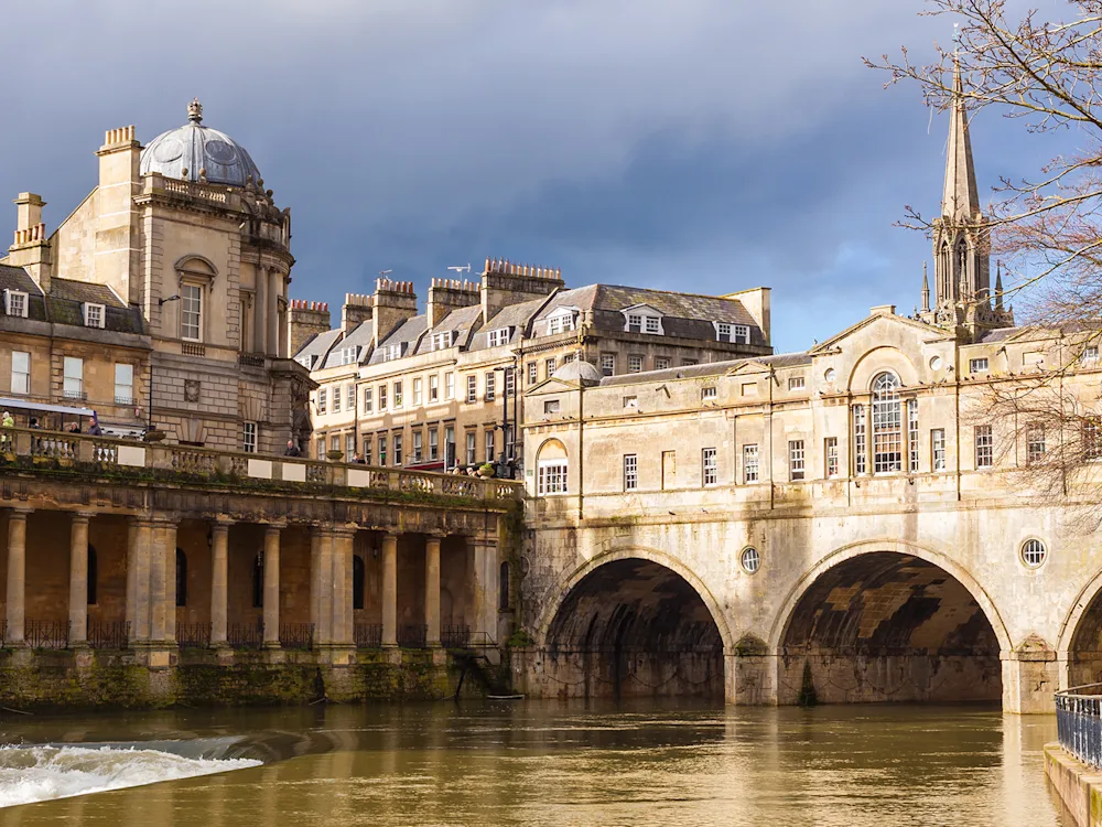 pulteney-bridge-river-avon-bath-england-swiper-hero-gallery