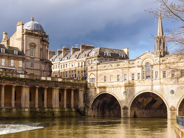 pulteney-bridge-river-avon-bath-england-swiper-hero-gallery