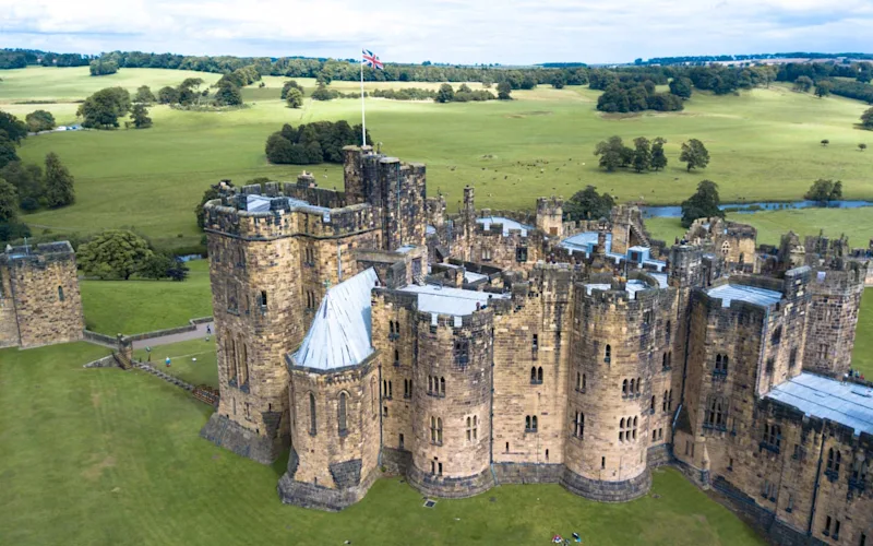 alnwick-castle-england-harry-potter-optional-excursion-guided-europe-tour