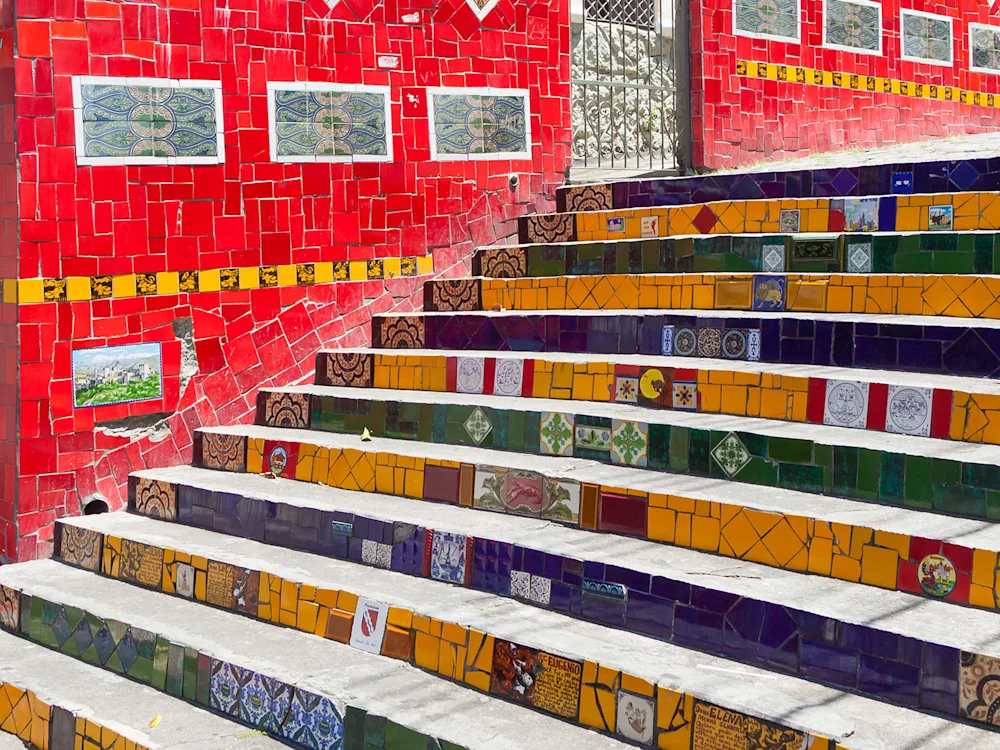 Seláron-staircase-brazil-swiper-hero-gallery