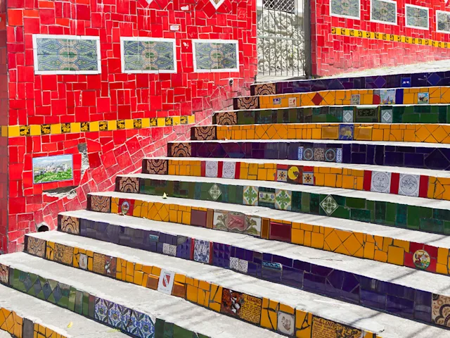 Seláron-staircase-brazil-swiper-hero-gallery