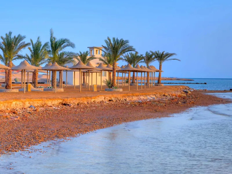 egyptian-parasols-on-the-beach-red-sea-hurghada