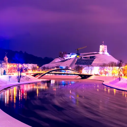 vilnius-city-winter-nightriver-neris