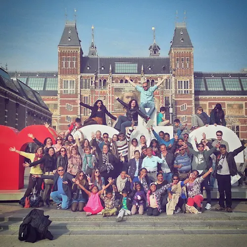 amsterdam-netherlands-group-6-Instagram-_timthetourmansayer