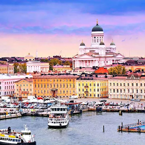 Helsinki-cityscape-with-Helsinki-Cathedral-South-Harbor-and-Market-Square-Kauppatori-Finland-