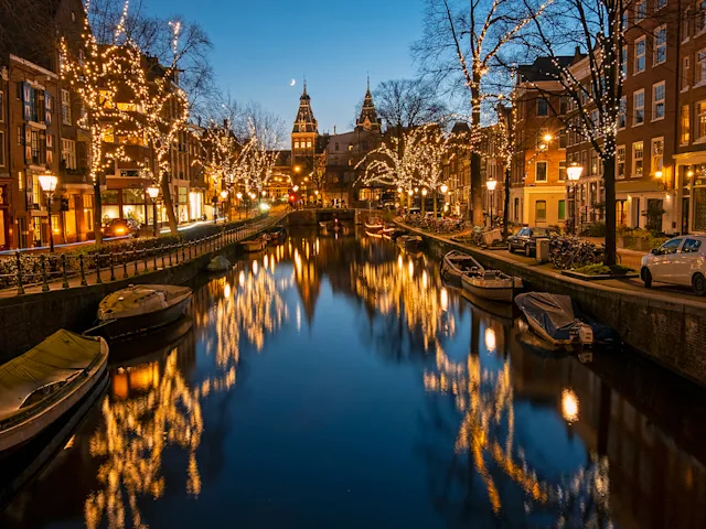 canal-amsterdam-netherlands-christmas-lights-swiper-hero-gallery