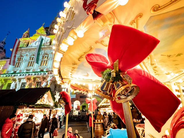 graz-austria-christmas-market-hauptplatz-swiper-hero-gallery