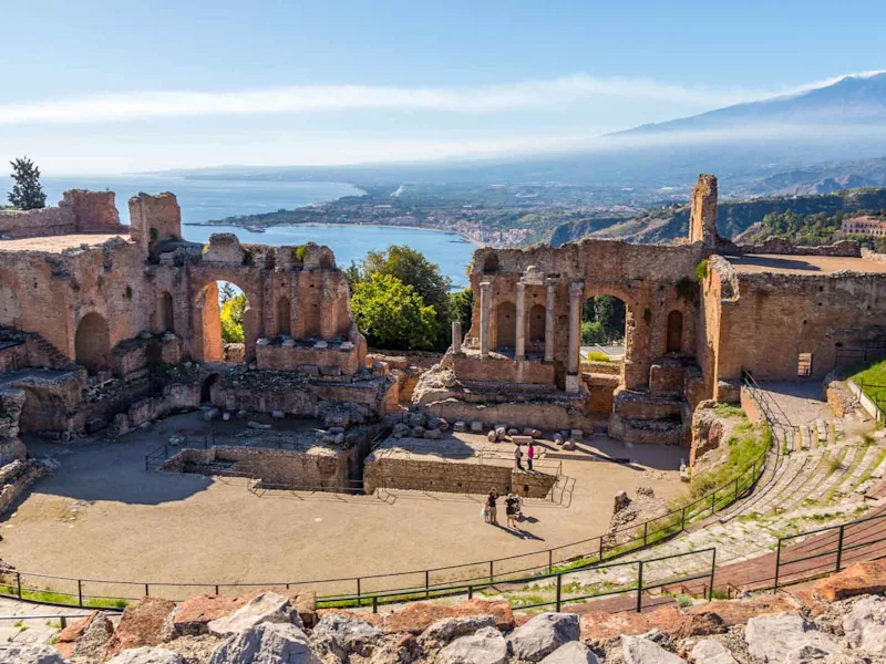 taormina-ampitheatre-italy-explorer-day-12