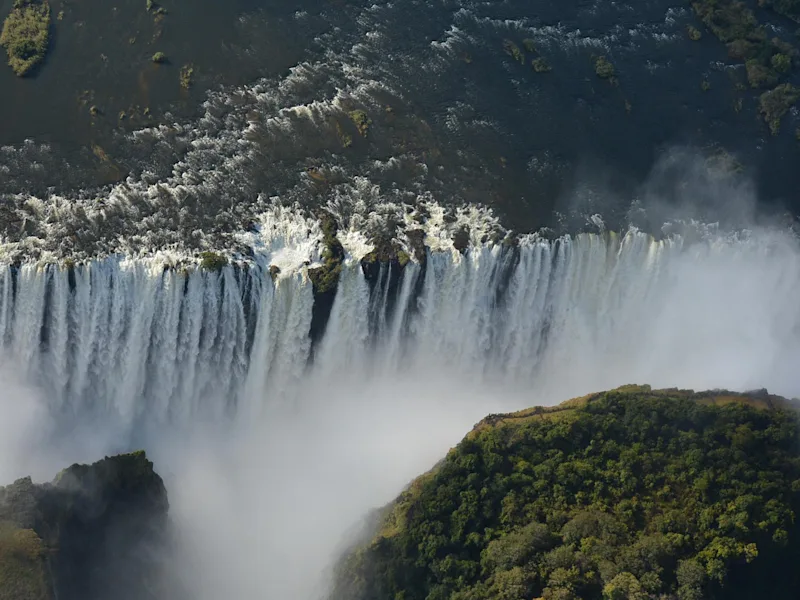 victoria-falls-zimbabwe-waterfalls