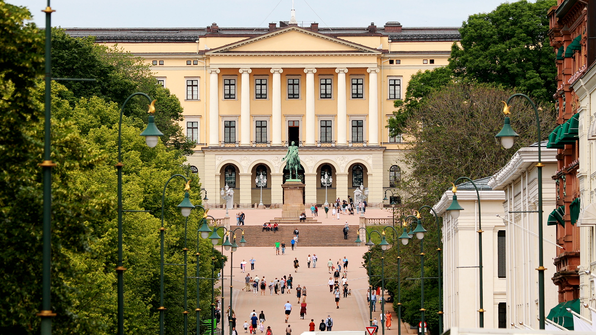 Royal-Palace-Oslo-Norway