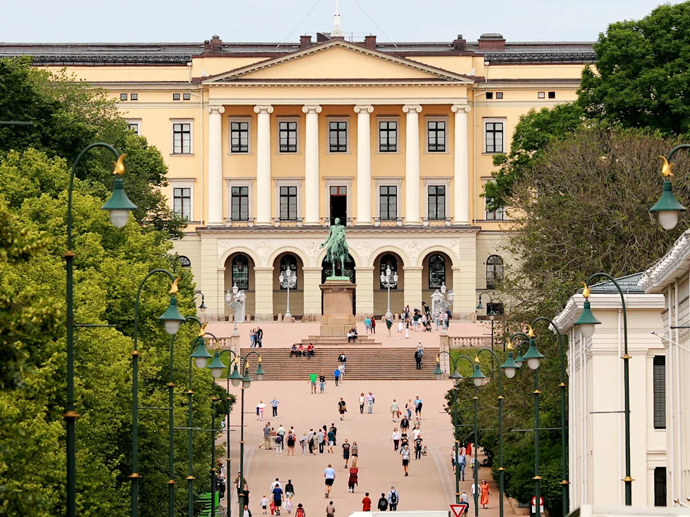 Royal-Palace-Oslo-Norway
