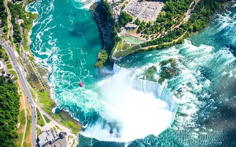 helicopter-ride-over-niagara-falls-canada