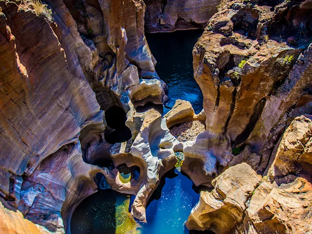 bourkes-luck-pothols-south-africa-swiper-hero-gallery