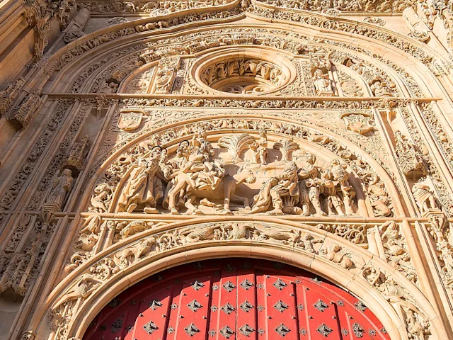salamanca-cathedral-facade-spain-swiper-hero-gallery