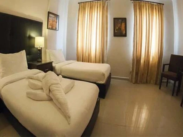 la-maison-hotel-room