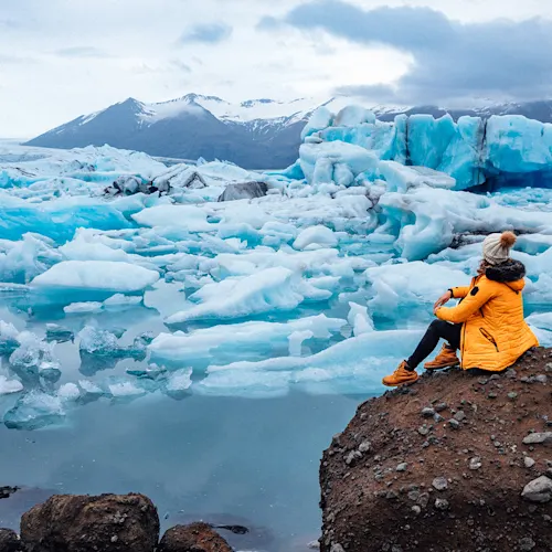 woman-jokulsarlon-lake-iceland