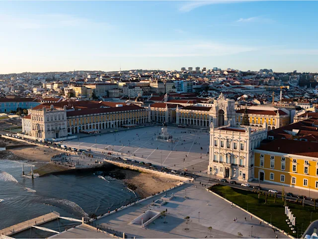 Lisbon-portugal-commerce-square-swiper-hero-gallery
