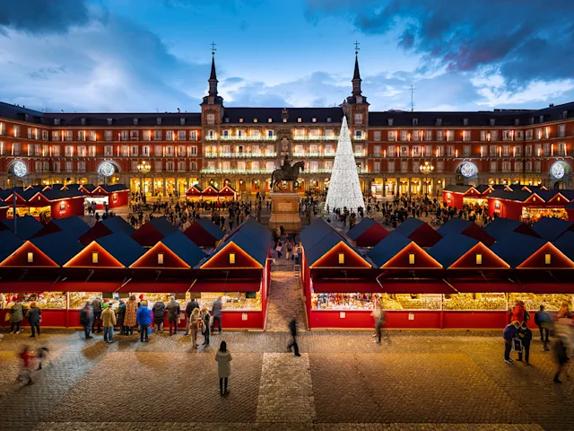 Madrid-spain-plaza-mayor-christmas-market