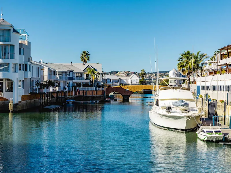 Waterfront-in-Knysna-South-Africa